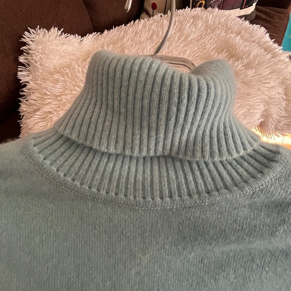 Vintage Scotish Cashmere Turtleneck in Robin’s Egg Blue - Perfect Condition - Picture 3 of 10